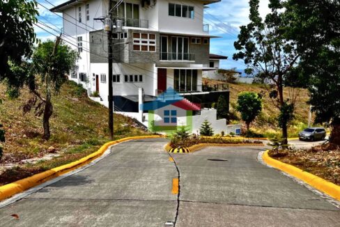 Elevated-Lot-For-Sale-At-kishanta-Subdivision-Talisay-City-View-from-the-road