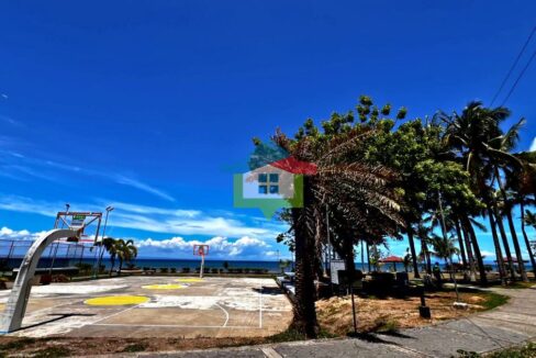 Prime-Lot-for-Sale-near-Corona-Del-Mar-Gate-Basketball-Court