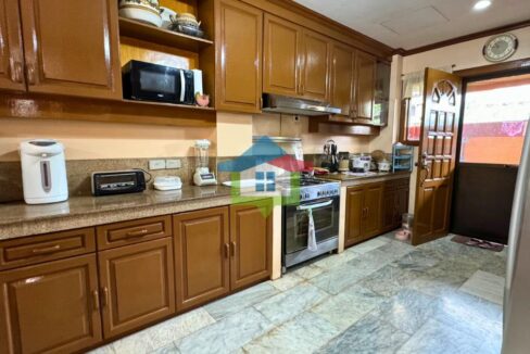 Pacific-Grand-Villas-House-For-Sale-Near-CCLEX-Kitchen