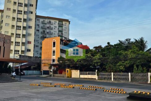 Rush-Sale-Old-House-And-Lot-In-Uptown-Cebu-3