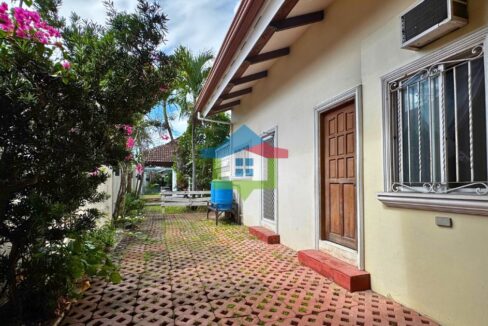 10-Bedroom-Luxury-House-Sto-Nino-Village-Banilad-Cebu-City-Maidens-Room